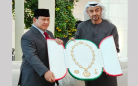 prabowo-menerima-anugerah-zayed-medal-dari-presiden-uni-emirat-arab